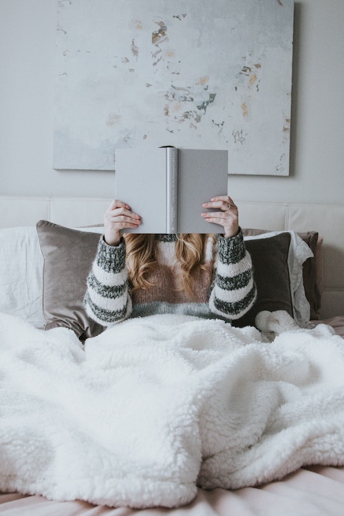 Hygge med store puder til sengen